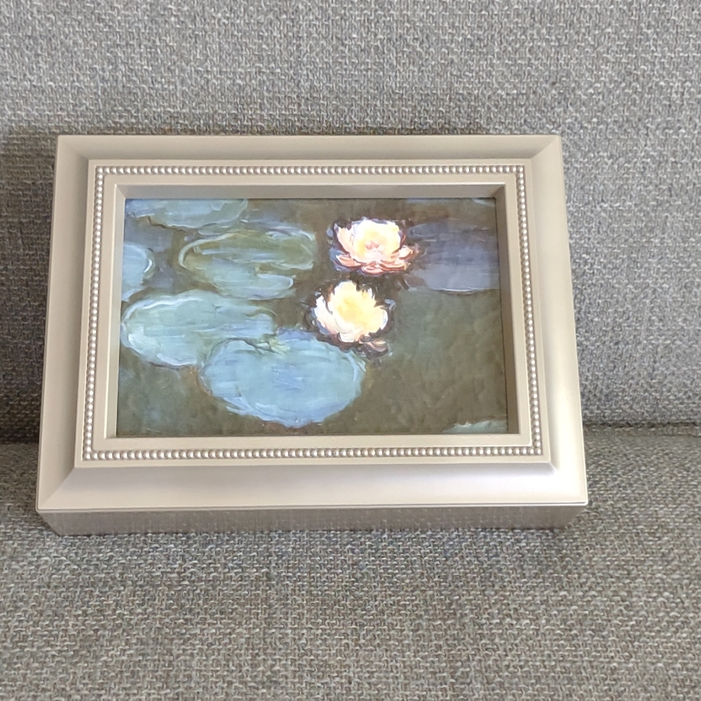 Firm Final price!*Music box(6x8")